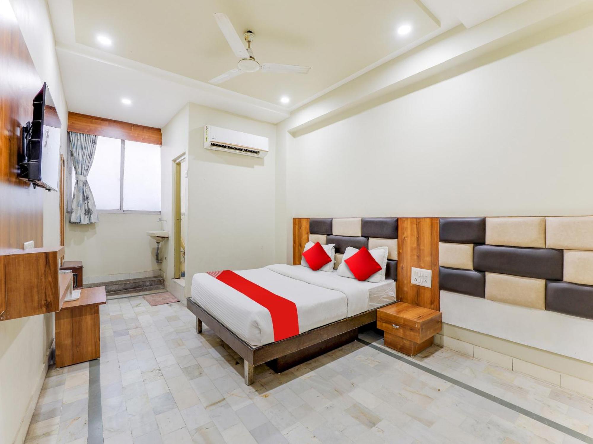 Hotel O Asopalav Naroda ภายนอก รูปภาพ