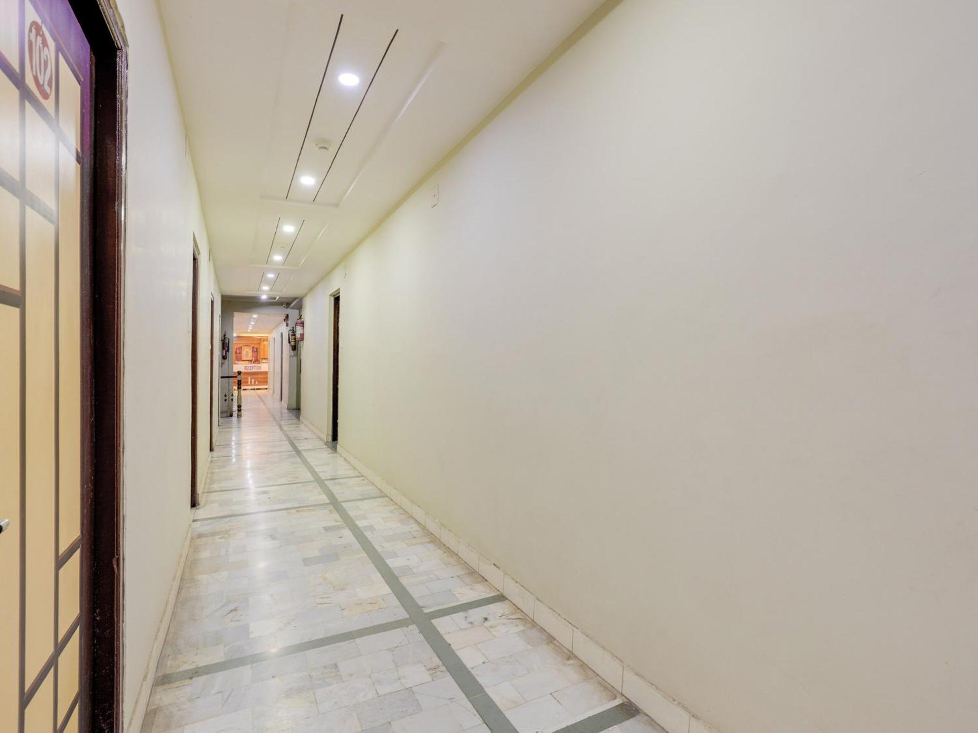 Hotel O Asopalav Naroda ภายนอก รูปภาพ