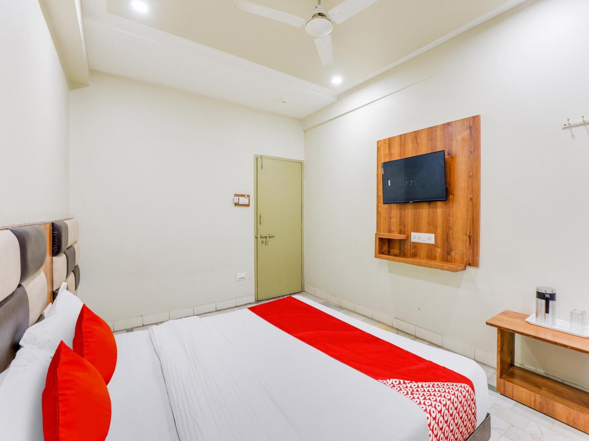Hotel O Asopalav Naroda ภายนอก รูปภาพ