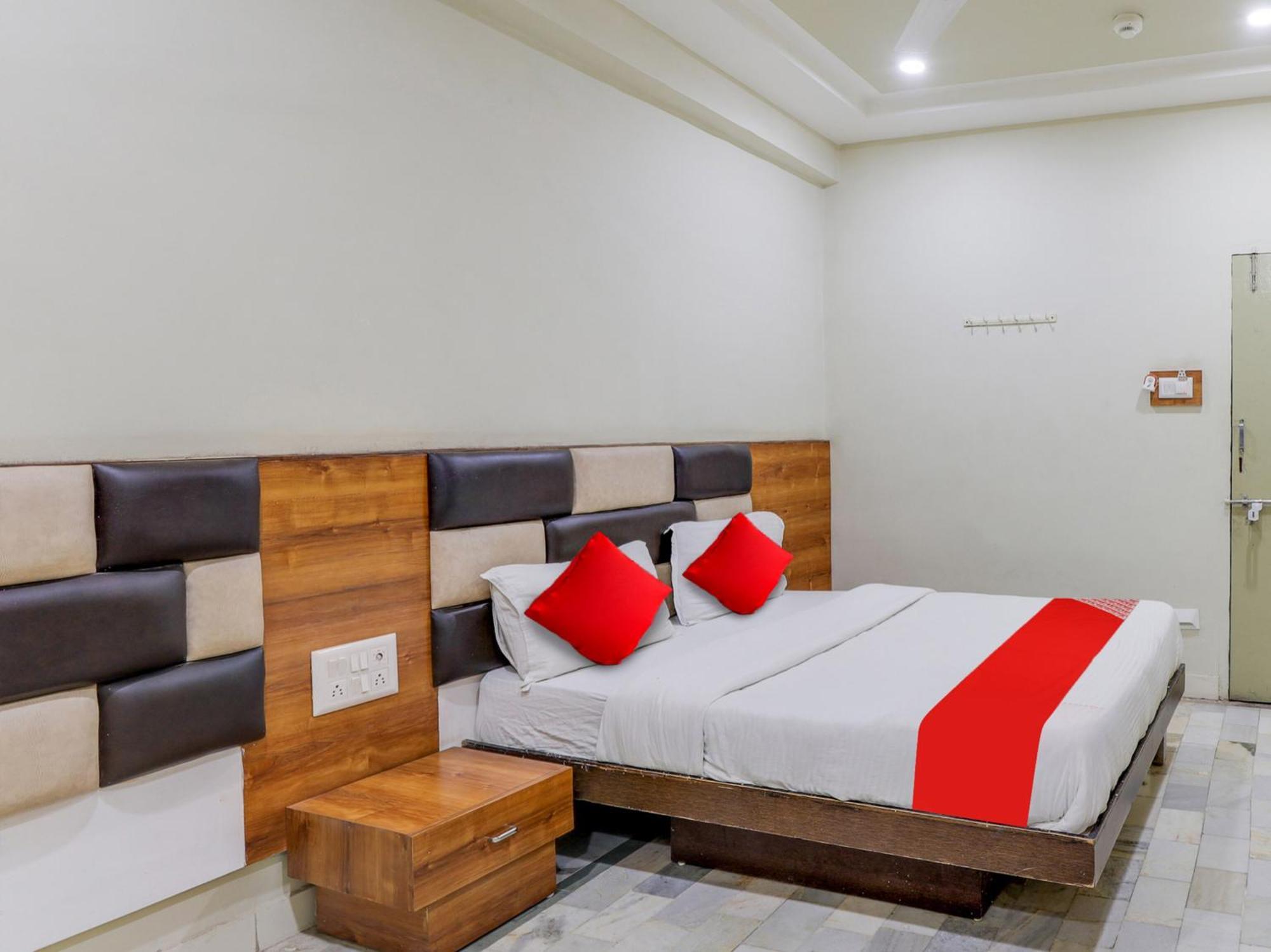 Hotel O Asopalav Naroda ภายนอก รูปภาพ
